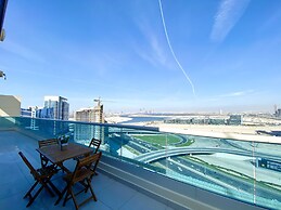  Luxe Apt with Panoramic Views and Terrace