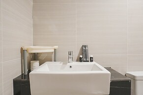 Luxurious 2BR at West Vista Apartment