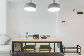 Luxurious 2BR at West Vista Apartment