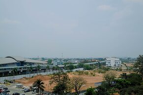 Tifolia Studio Apartment with Double Bed near LRT Station