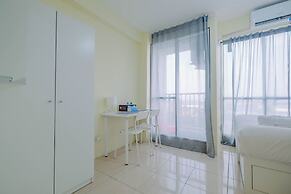Tifolia Studio Apartment with Double Bed near LRT Station