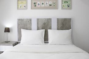 Modern Look Studio Apartment at Grand Asia Afrika