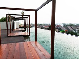 Comfy and Modern 2BR Grand Kamala Lagoon Apartment