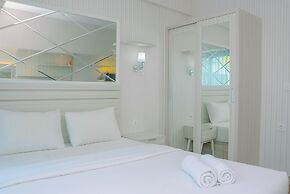 Best Studio with Pool View Springlake Summarecon Apartment