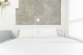 Comfortable Studio at Springlake Summarecon Apartment near Mall