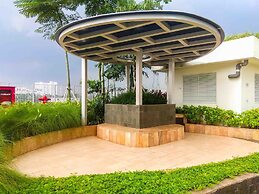 Comfortable Studio at Springlake Summarecon Apartment near Mall