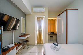 Elegant and Nice Studio at Springlake Sumarecon Apartment
