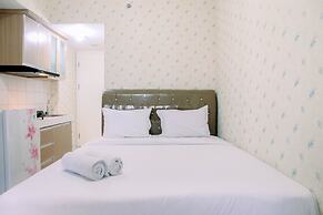 Cozy Stay Studio at Springlake Summarecon Bekasi Apartment