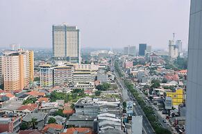 Comfy Studio Room at Evenciio Margonda Apartment