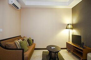 Luxurious 1BR @ L'Avenue Apartment near Sampoerna Universitas