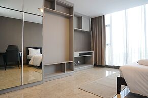 Luxurious 1BR @ L'Avenue Apartment near Sampoerna Universitas