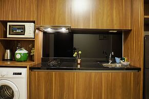 Luxurious 1BR @ L'Avenue Apartment near Sampoerna Universitas