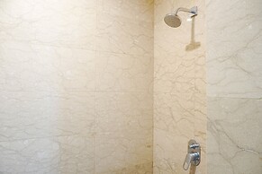 Luxurious 1BR @ L'Avenue Apartment near Sampoerna Universitas