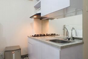 Delightful Luxurious Studio Apartment Connected to Pakuwon Mall at Sup