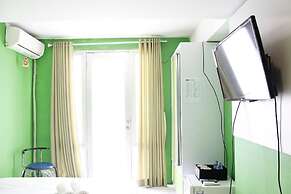 Compact Studio Room The Jarrdin Cihampelas Apartment