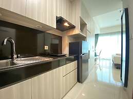 Modern and Spacious Studio Room at Green Kosambi Apartment