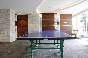 Modern and Spacious Studio Room at Green Kosambi Apartment