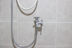 Relaxing Studio at Pinewood Apartment near UNPAD Jatinangor