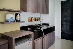 Cozy and Sweet Studio at Paramount Skyline Apartment