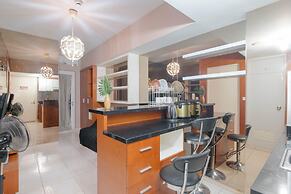 Modern 2BR Apartment for 4 Pax at Springlake Summarecon