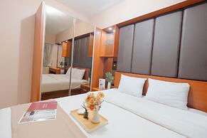 Modern 2BR Apartment for 4 Pax at Springlake Summarecon