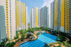 Modern 2BR Apartment for 4 Pax at Springlake Summarecon