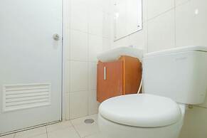 Modern 2BR Apartment for 4 Pax at Springlake Summarecon