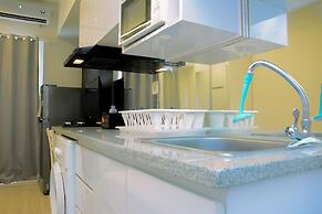 Modern and Full Parquette @ Studio Springlake Summarecon Apartment