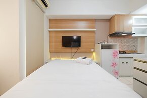 Modern Studio with Great Lake View at Springlake Summarecon Apartment