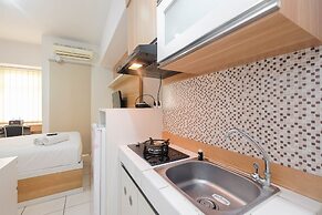 Modern Studio with Great Lake View at Springlake Summarecon Apartment