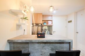 Modern and Bright 2BR Springlake Apartment