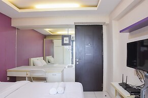 Homey and Simply Studio Room at Kebagusan City Apartment
