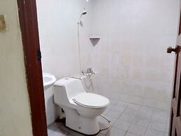 OYO 90376 Centre Point Hotel