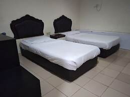 OYO 90376 Centre Point Hotel