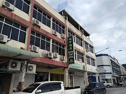 OYO 90376 Centre Point Hotel