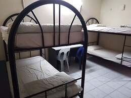 OYO 90376 Centre Point Hotel