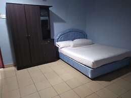 OYO 90376 Centre Point Hotel