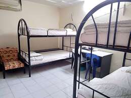 OYO 90376 Centre Point Hotel