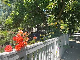 Cecil Bacon Manor