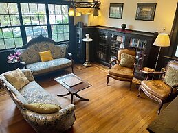 Cecil Bacon Manor