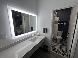 Grand Villa Inn Galleria