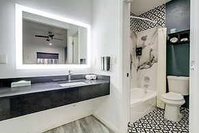 Grand Villa Inn Galleria