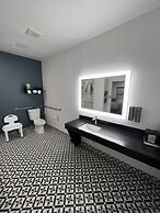 Grand Villa Inn Galleria