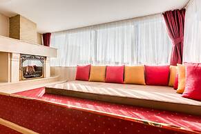 Twins  Boutique Hotel