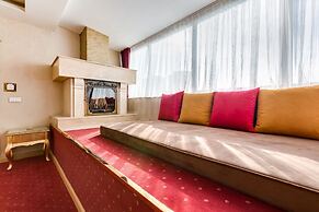 Twins  Boutique Hotel