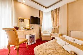 Twins  Boutique Hotel