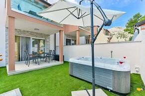 Cascade villas with private garden and jacuzzi