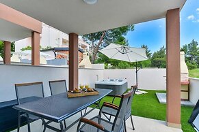 Cascade villas with private garden and jacuzzi