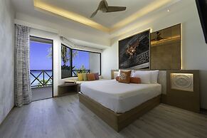 OBLU XPERIENCE Ailafushi - All Inclusive with Free Transfers