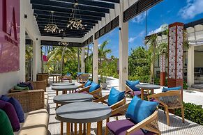 OBLU XPERIENCE Ailafushi - All Inclusive with Free Transfers